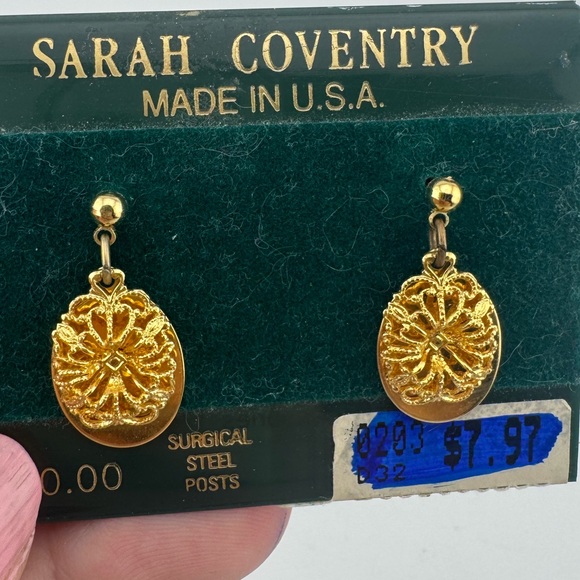 Sarah Coventry Gold Tone Earrings NEW - Picture 3 of 3